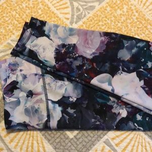 Old Navy Flower compression legging